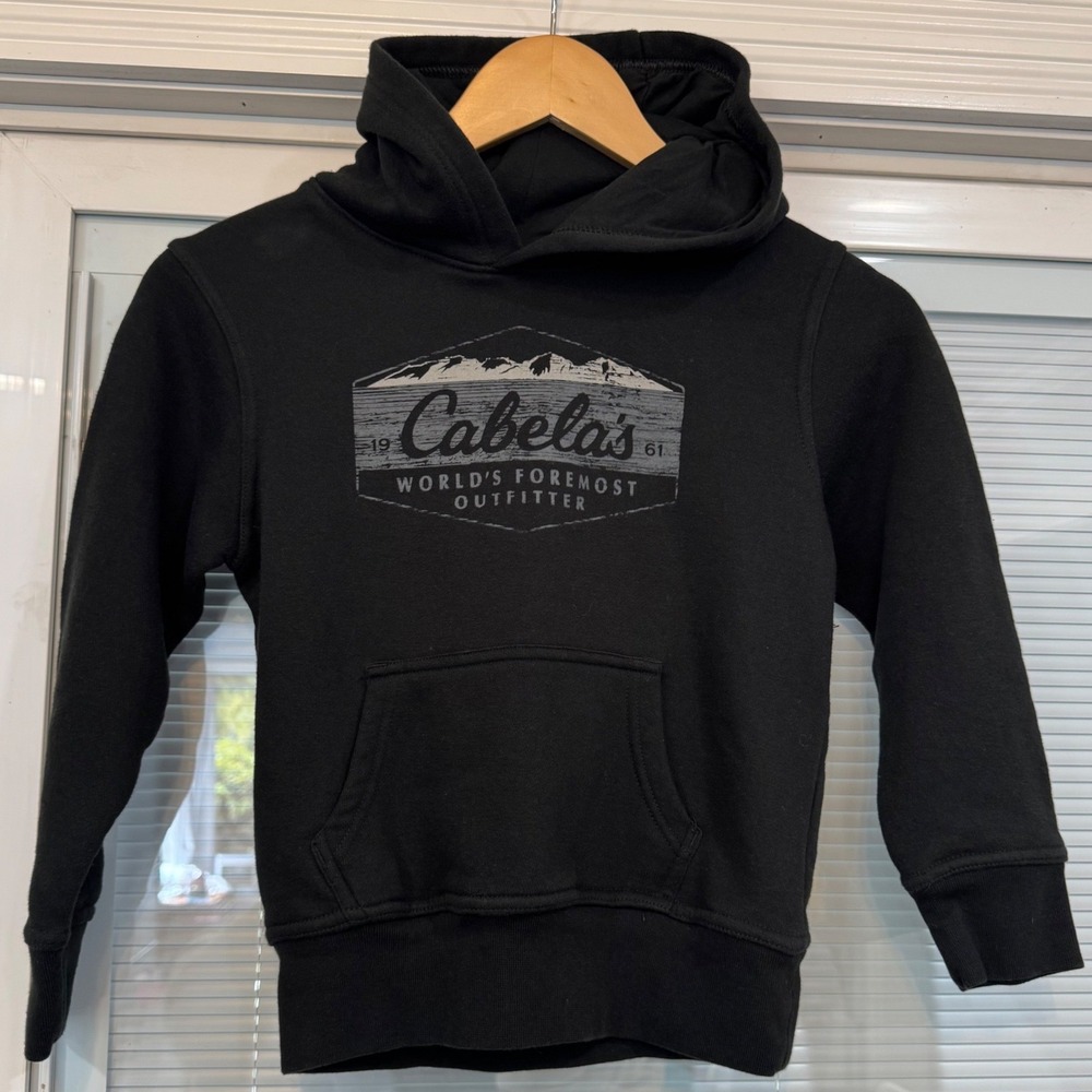 Cabelas Boys Small Black Graphic Hoodie World Foremost Outfitter CAB4035 Sweater